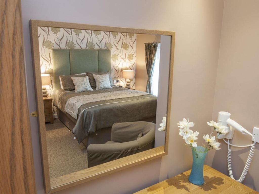 The Commercial Hotel 4*