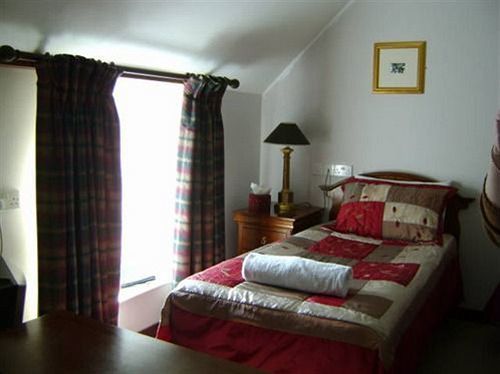 The Commercial Hotel 4*